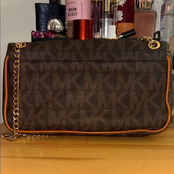 Michael Kors Hamilton Shoulder Bag - Picture 6 of 14